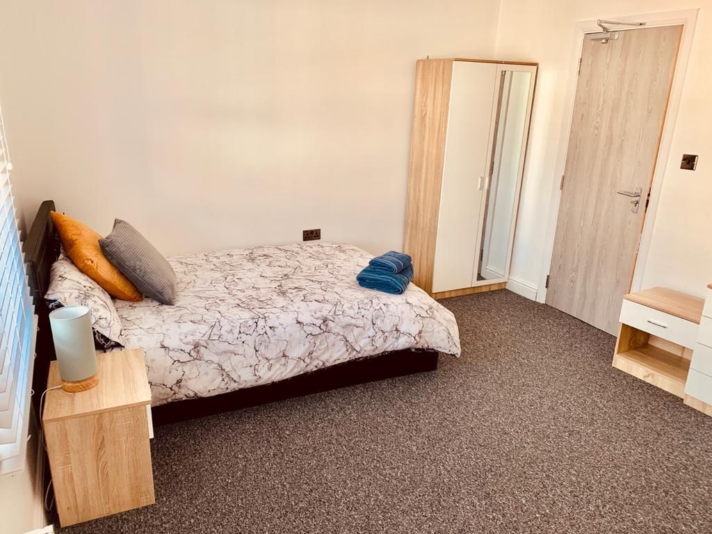 Property photo 3 of 10 Bedroom