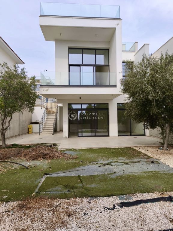 Property photo 1 of 24