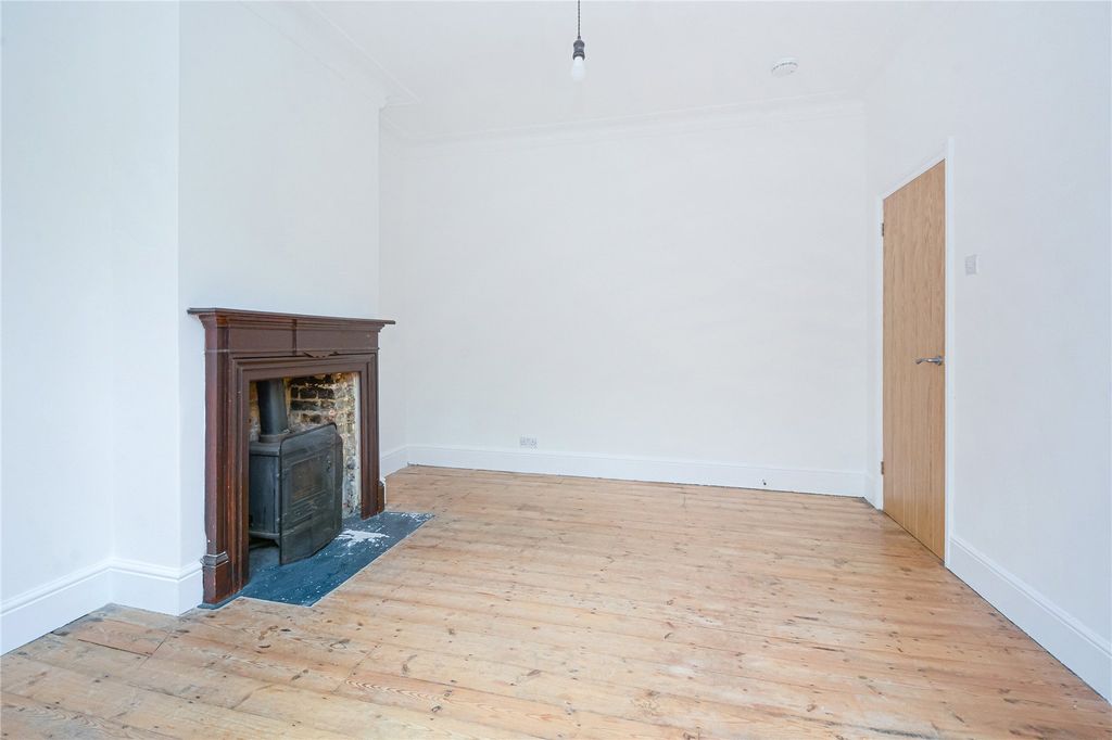 Property photo 3 of 13 Picture No. 60