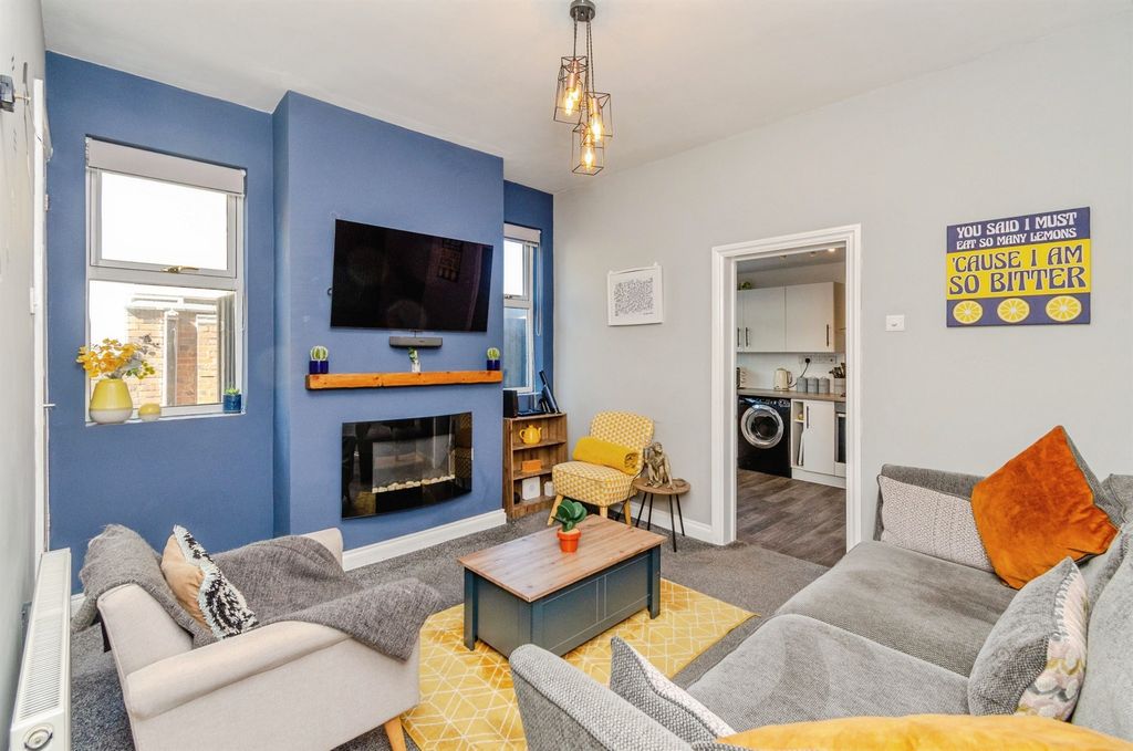 Property photo 2 of 17