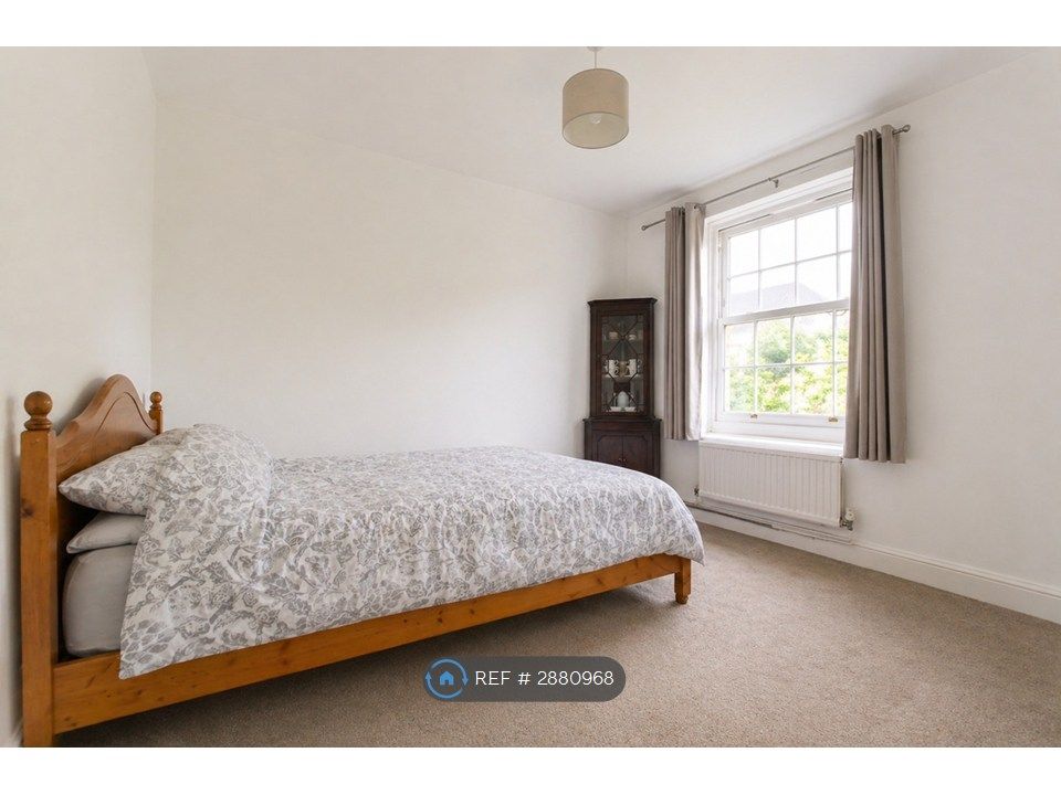 Property photo 1 of 2