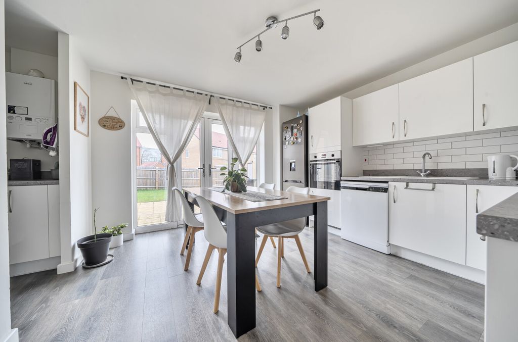 Property photo 3 of 14 1424564-4-69B05F0...