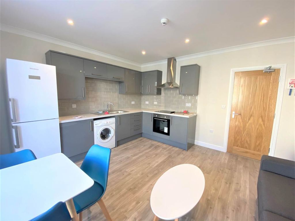 Property photo 1 of 9 Living Room 2