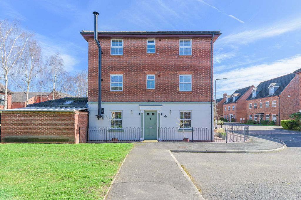 Property photo 1 of 33