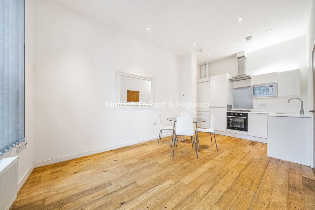 Property photo 2 of 12 3c47941F-Fa01-4A36-A
