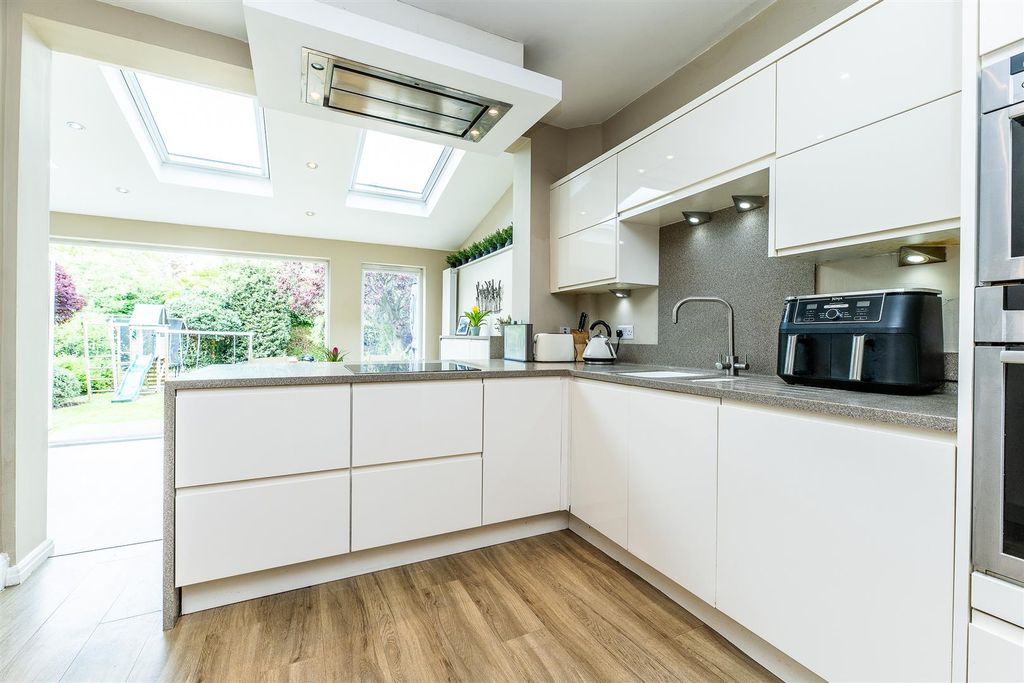 Property photo 3 of 29