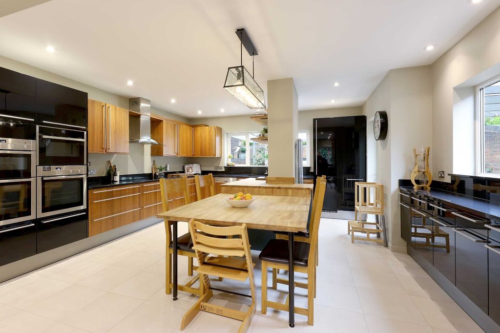 Property photo 2 of 24 Picture No. 17