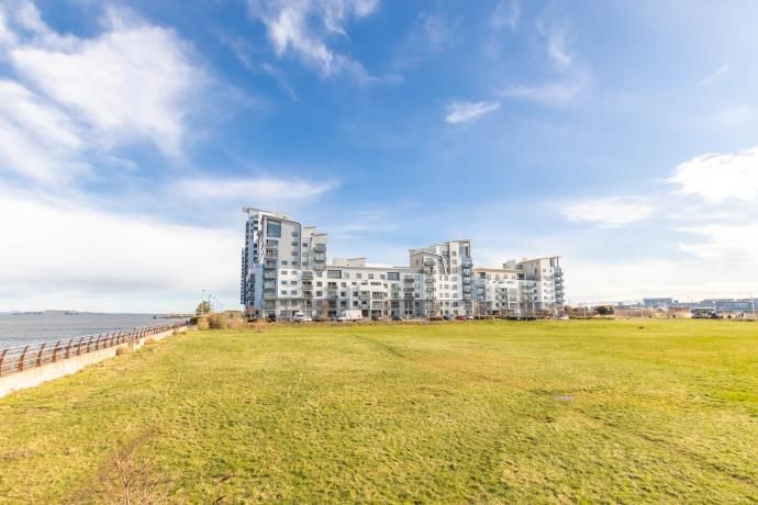 Property photo 2 of 14 External