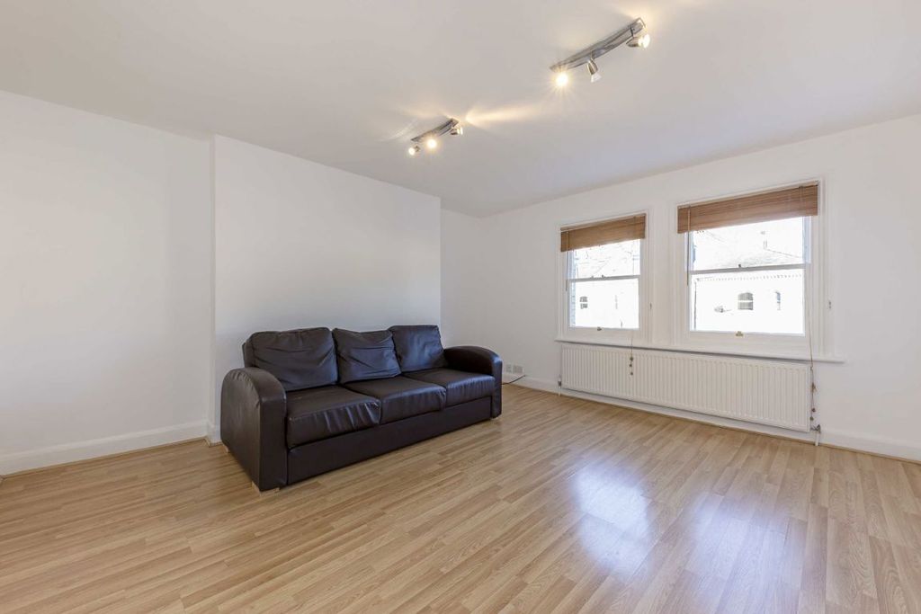 Property photo 2 of 7