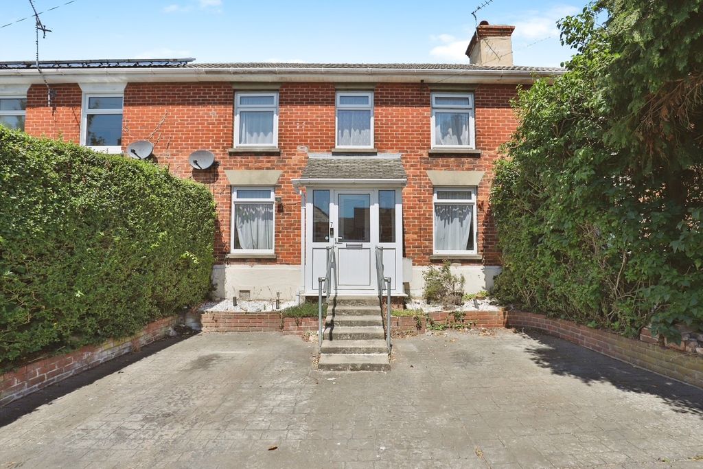Property photo 1 of 9