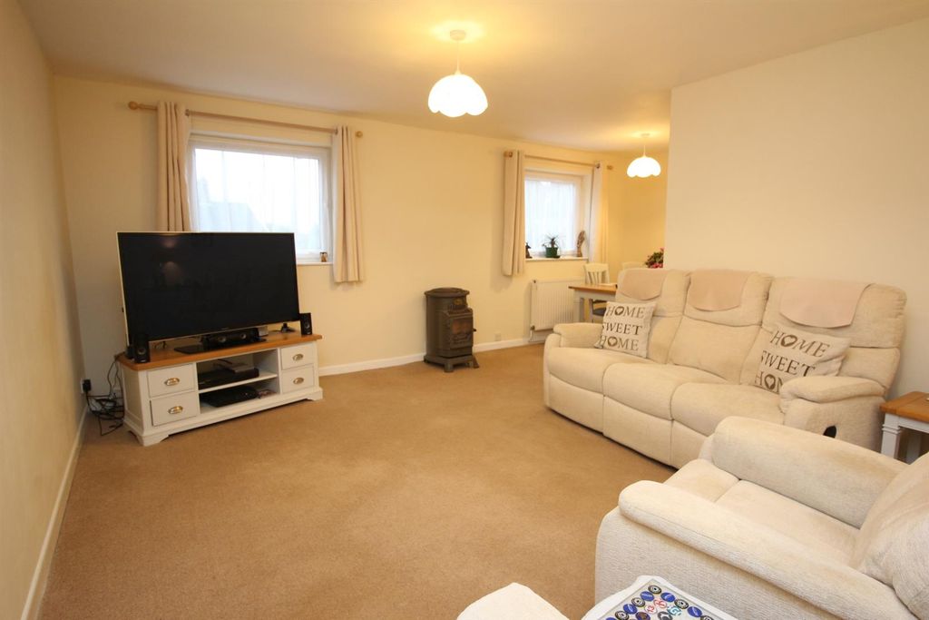 Property photo 2 of 37