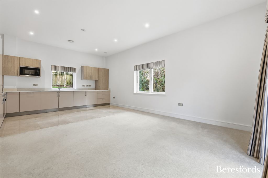 Property photo 2 of 12 Kitchen/Living Room