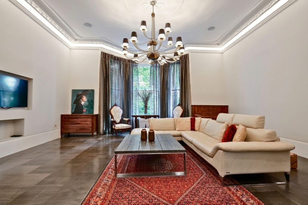 Property photo 2 of 20 Gallery