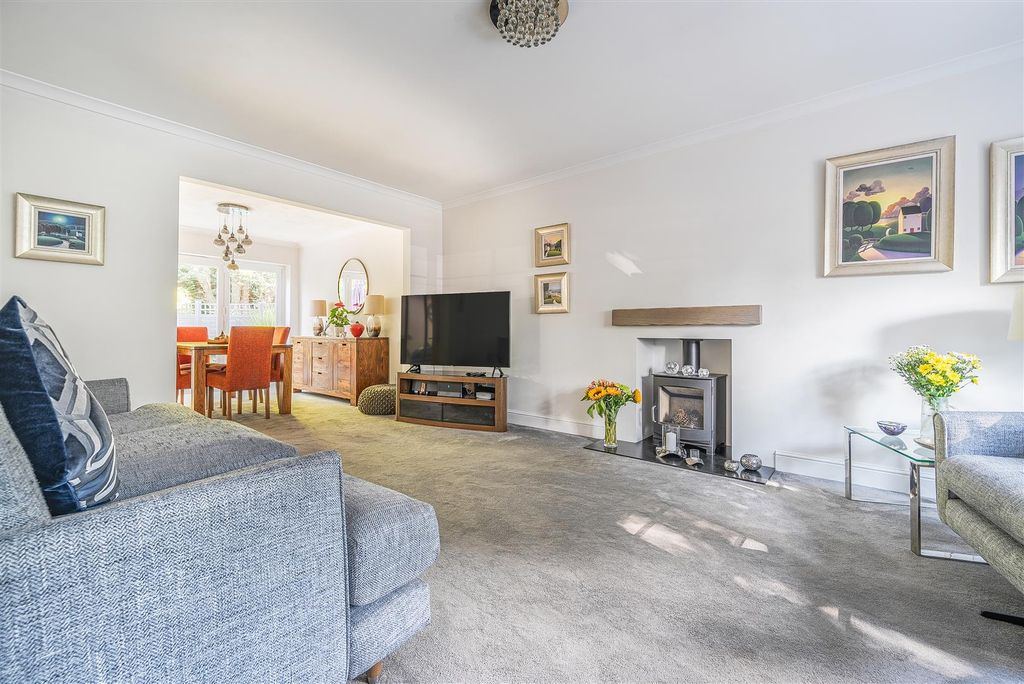 Property photo 2 of 19 Living Room