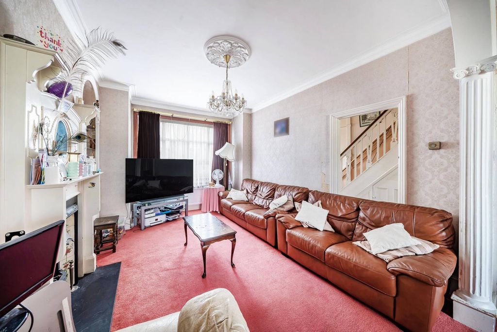 Property photo 3 of 14