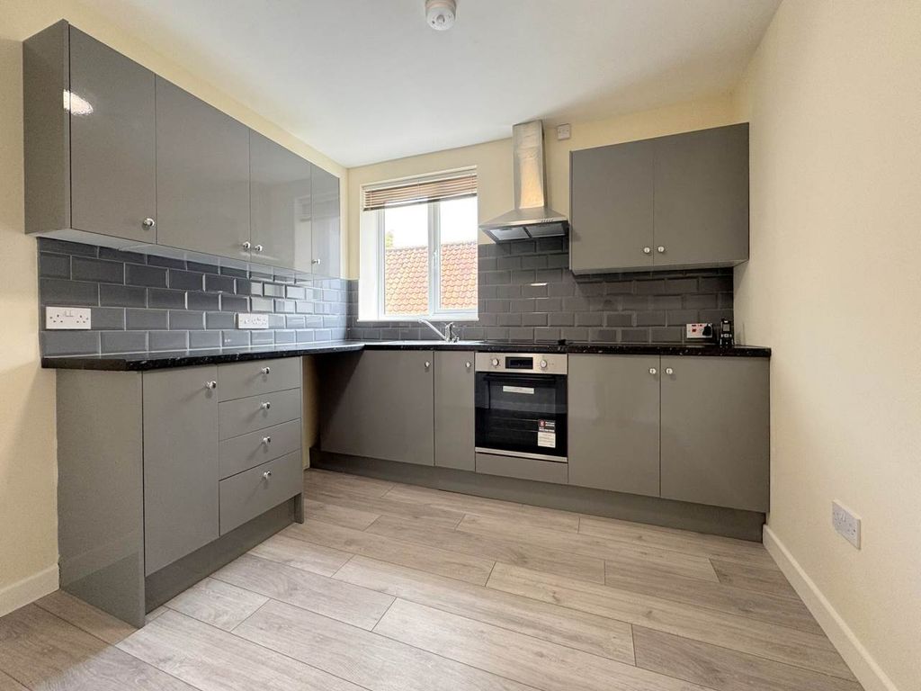 Property photo 2 of 9 Kitchen