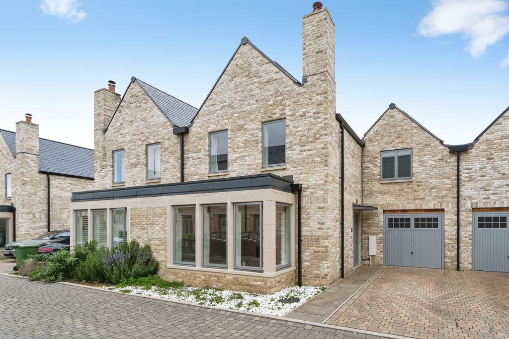 Property photo 1 of 20 Front Aspect