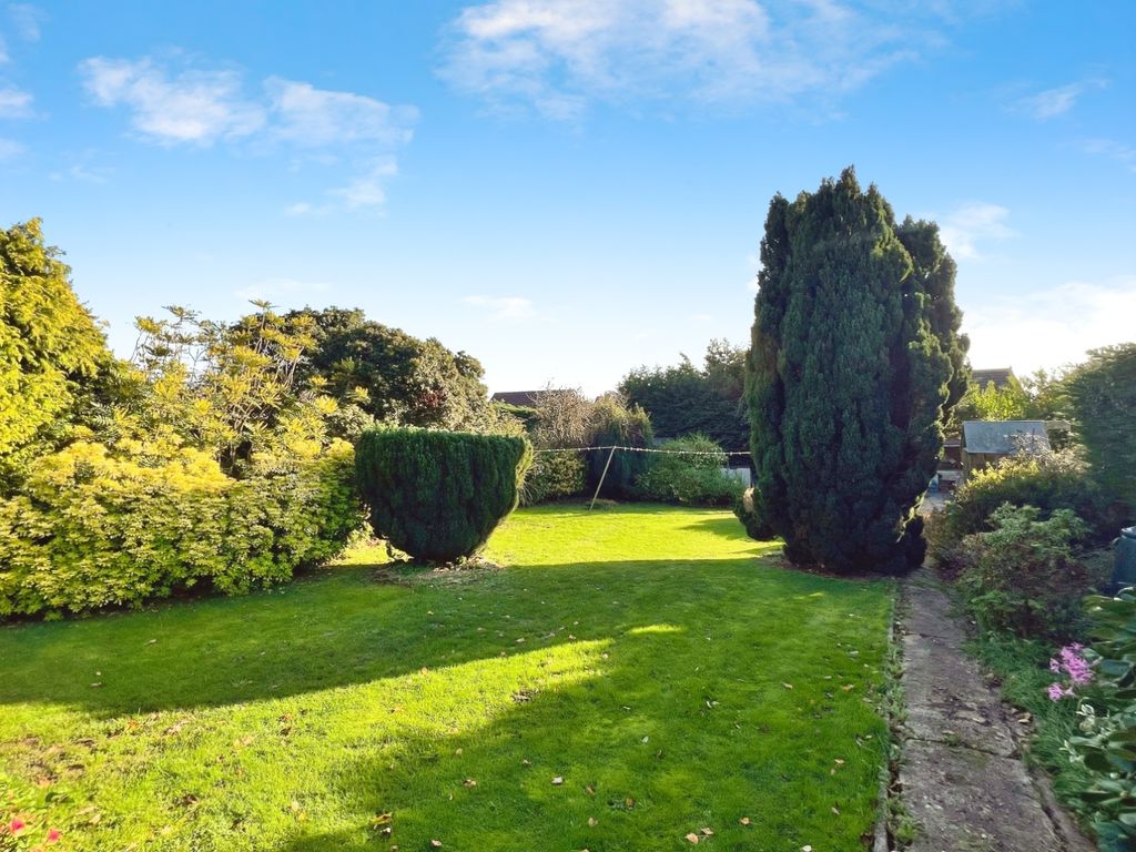 Property photo 2 of 28