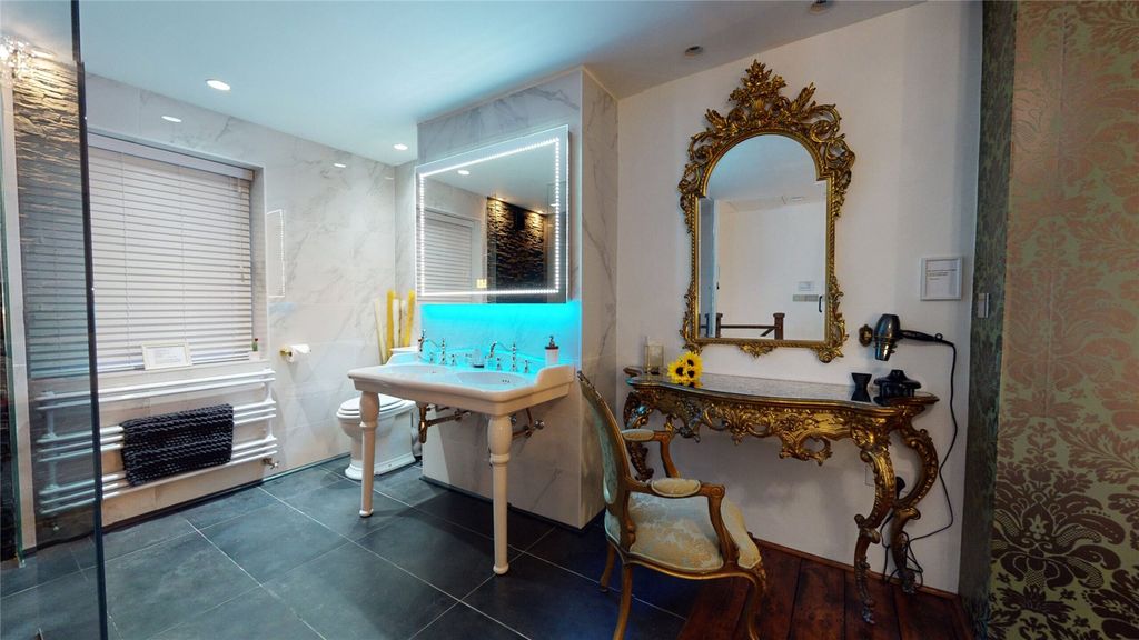 Property photo 3 of 31 Picture No. 51