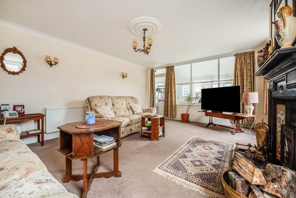 Property photo 3 of 25