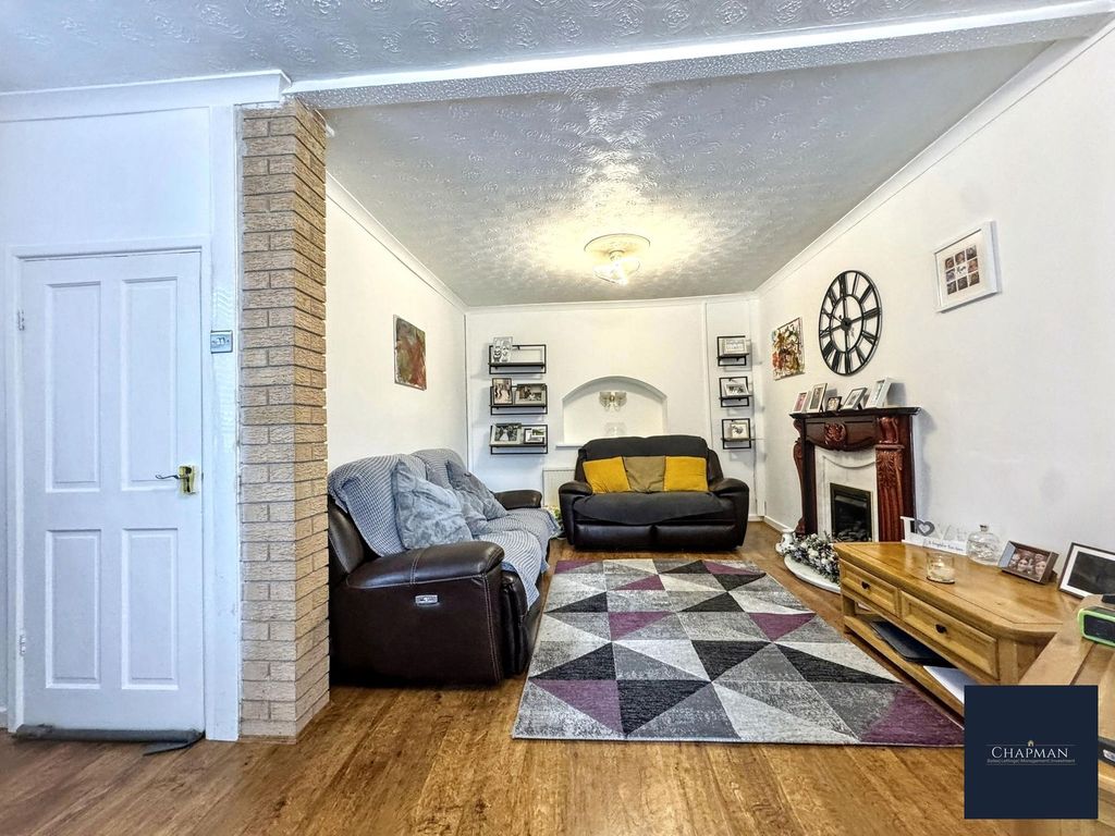 Property photo 3 of 32