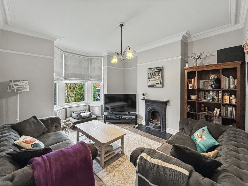 Property photo 3 of 43