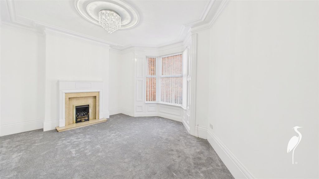 Property photo 2 of 28 Lounge