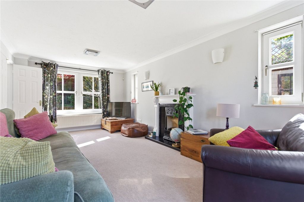 Property photo 3 of 33 13 Trainer's Brae