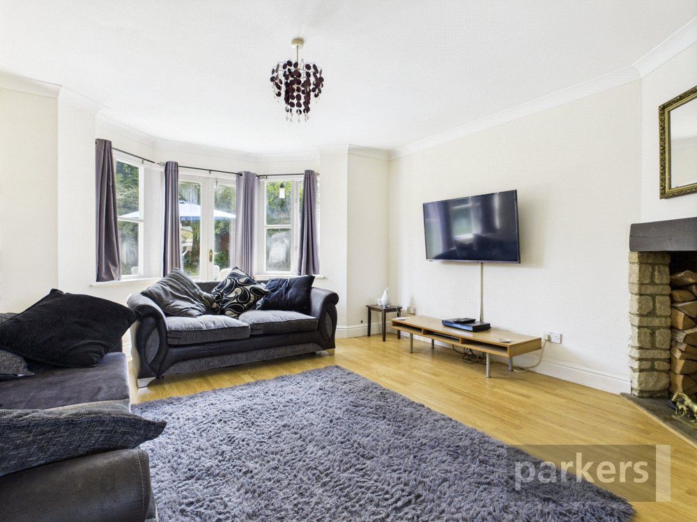 Property photo 2 of 32 Living Room