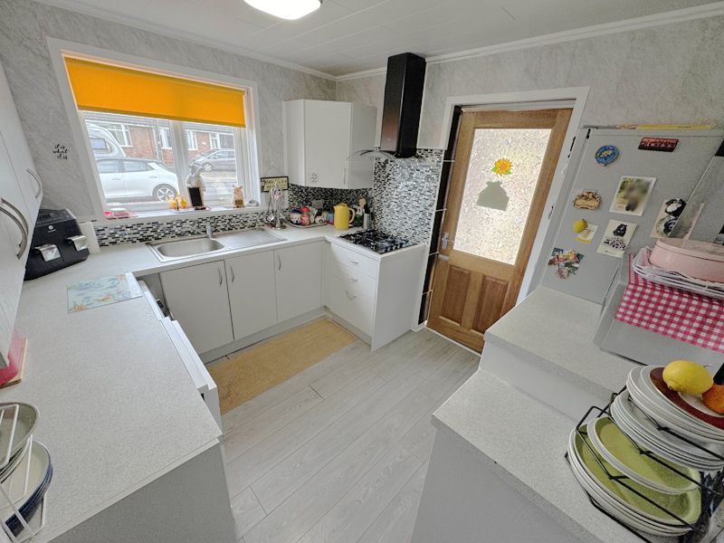 Property photo 2 of 25 Kitchen