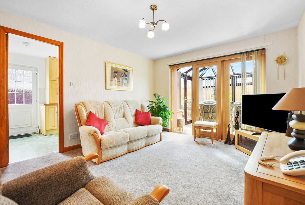 Property photo 2 of 23