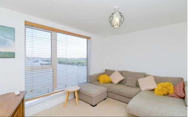 Property photo 3 of 17 Image