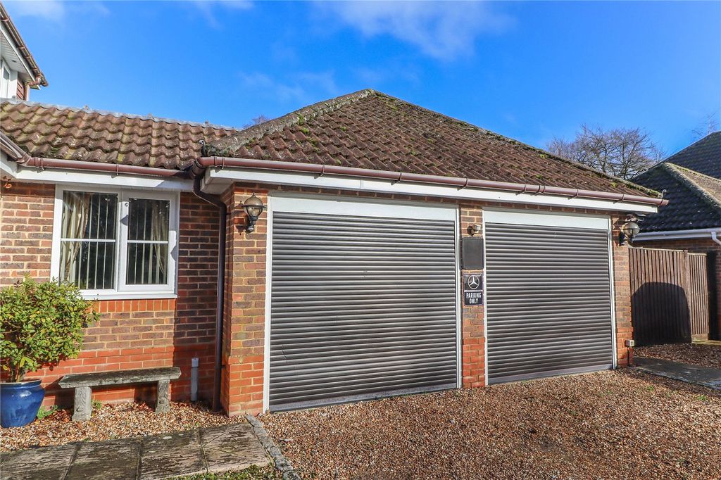 Property photo 3 of 23 Picture No. 02