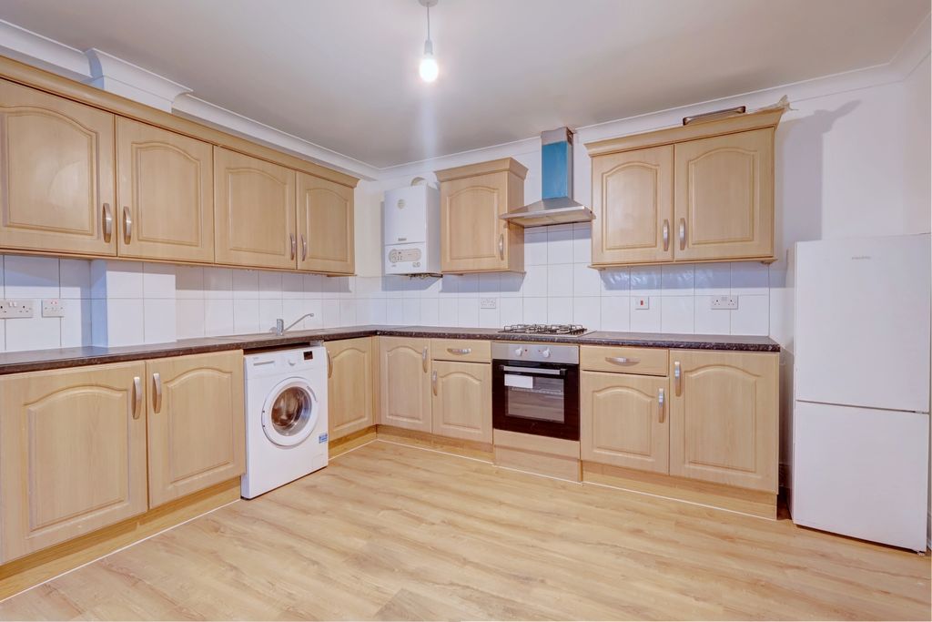 Property photo 3 of 7 Picture No. 12