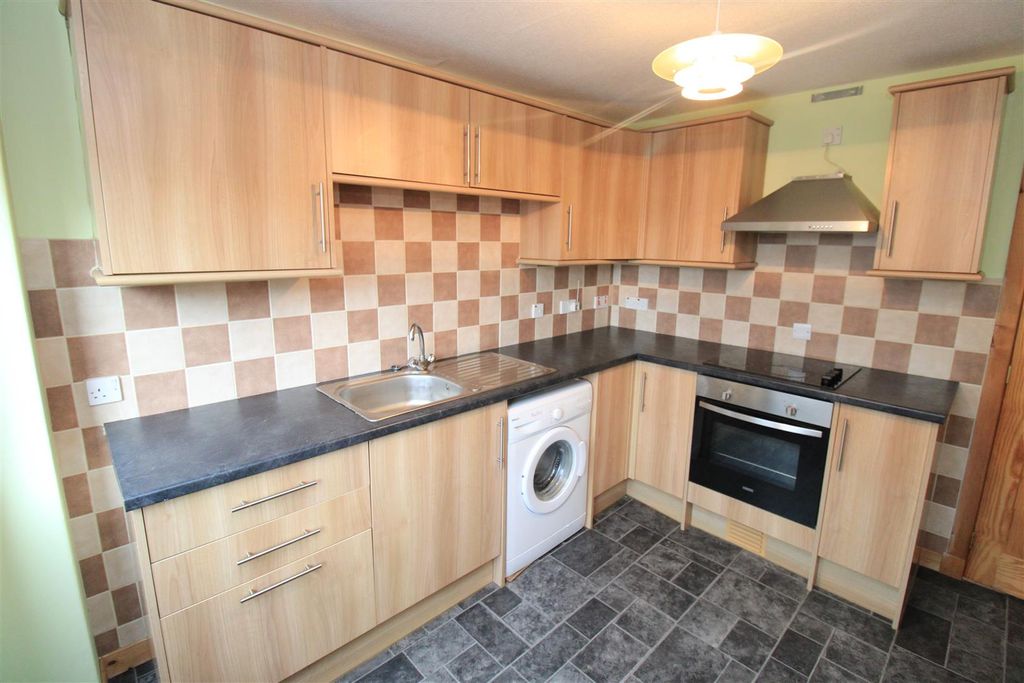 Property photo 3 of 13 Kitchen