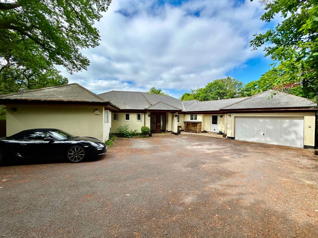 Property photo 1 of 32