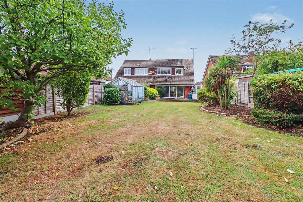 Property photo 3 of 18 4 Tidworth Avenue Outside-4.Jpg