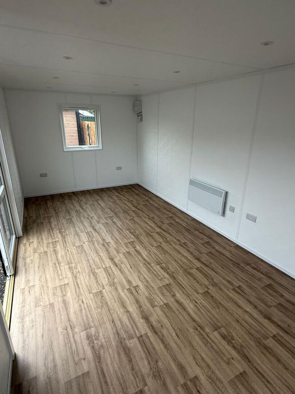 Property photo 2 of 7 Interior