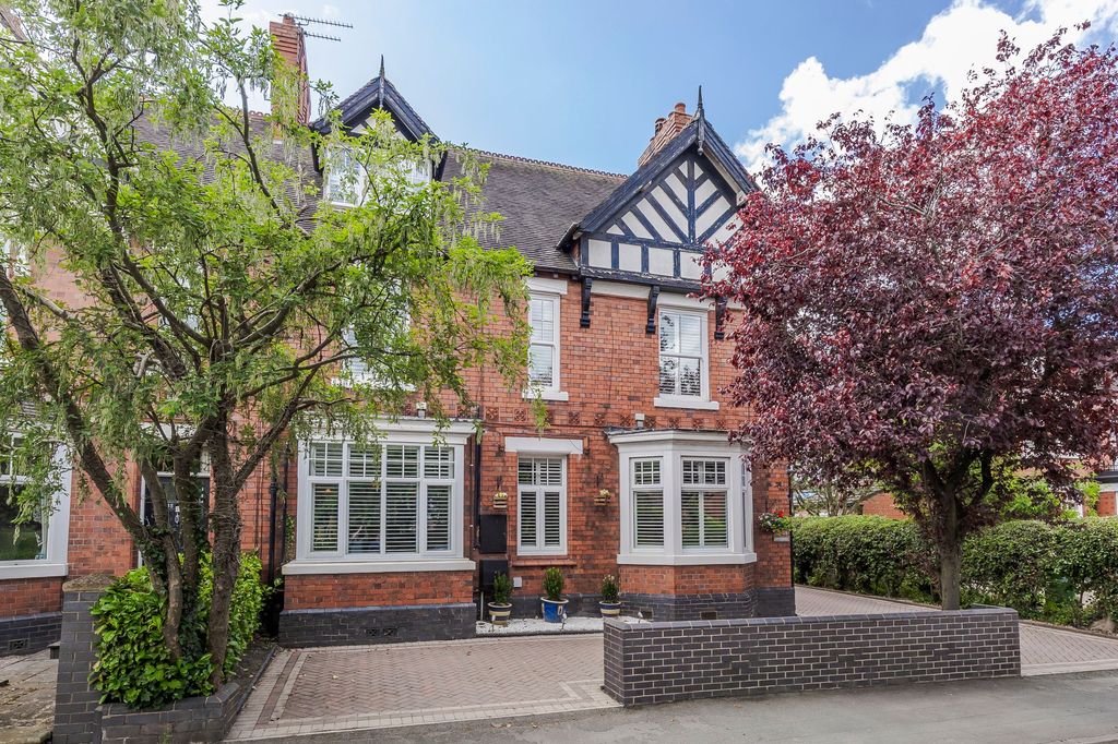 Property photo 1 of 58