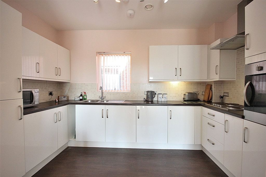 Property photo 3 of 16 Picture No. 17