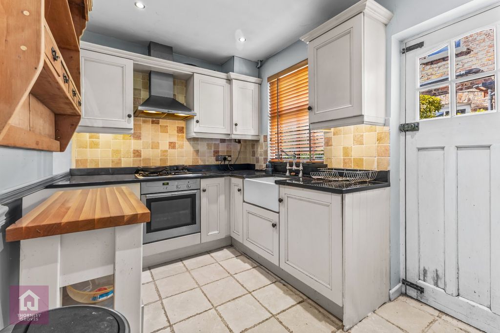 Property photo 3 of 18 Picture 3