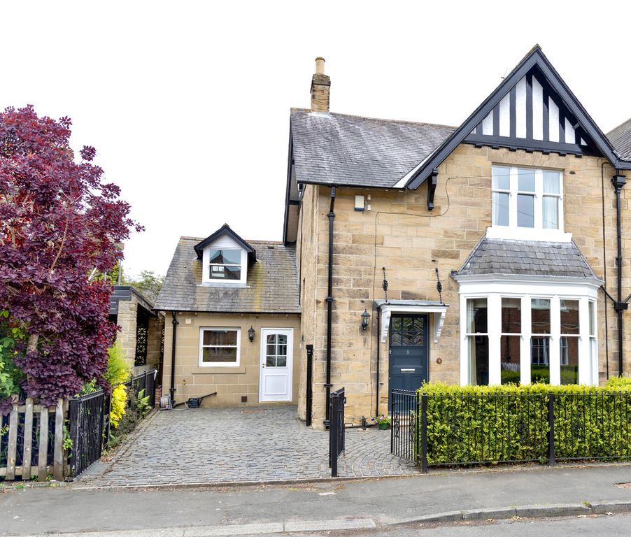 Property photo 1 of 16 Front External