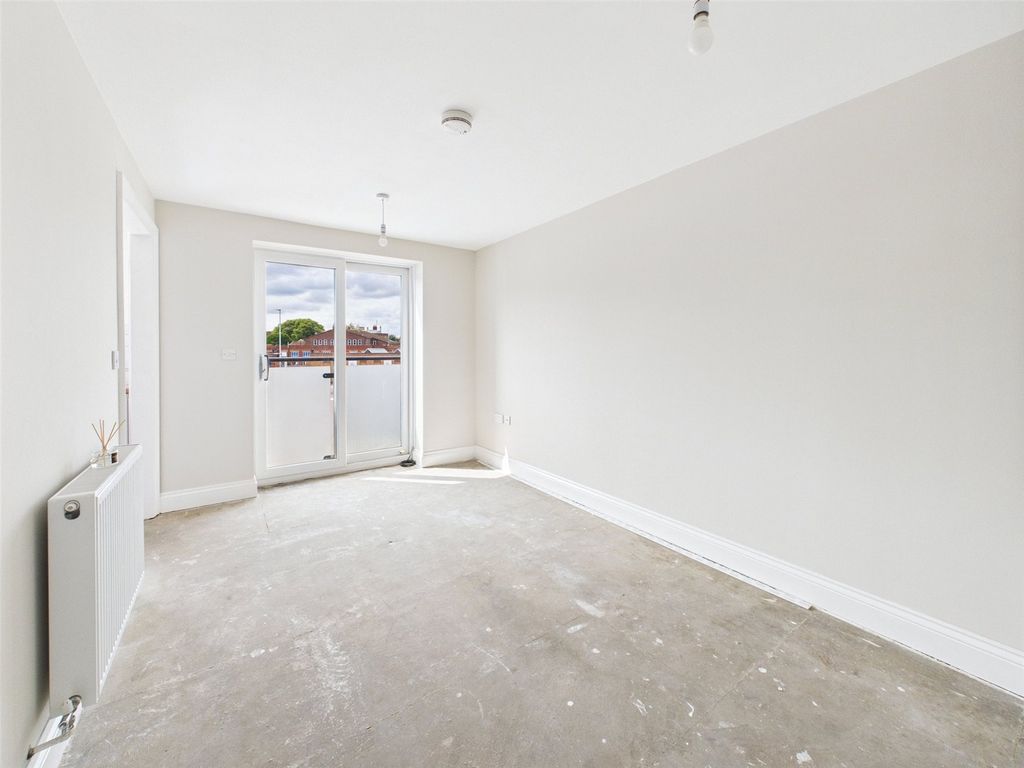 Property photo 3 of 6 Picture No. 04