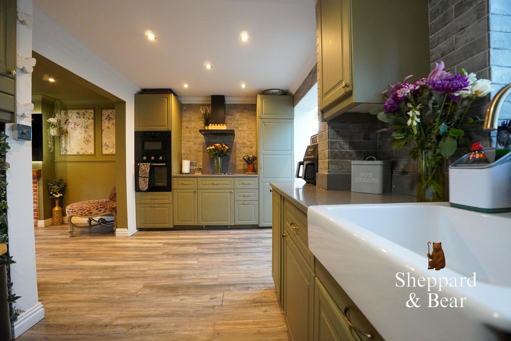 Property photo 3 of 38 Kitchen