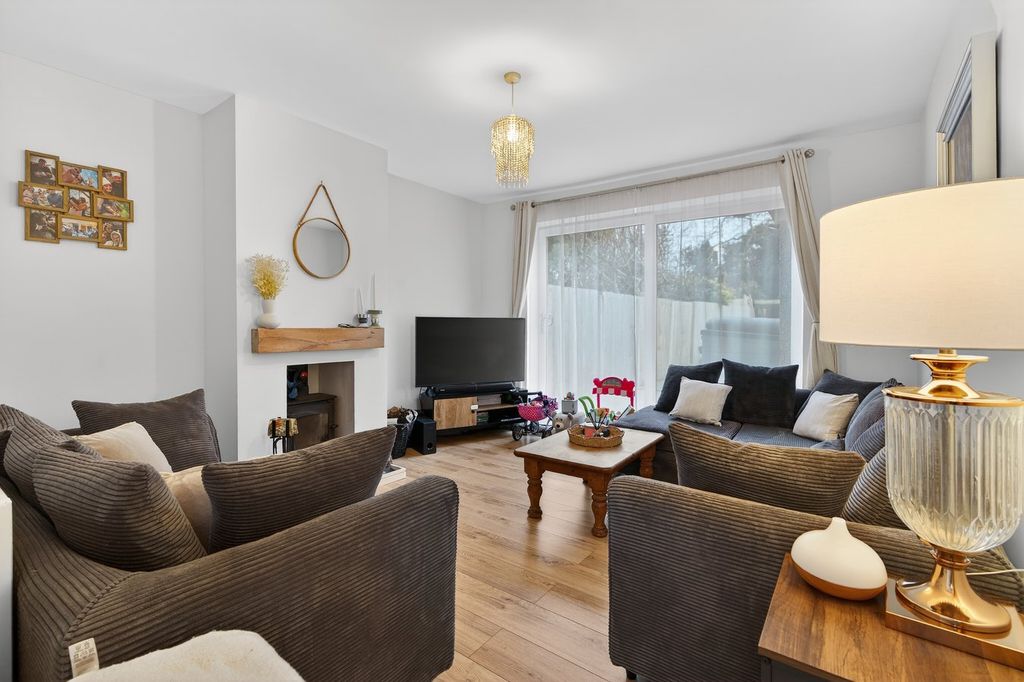 Property photo 2 of 33