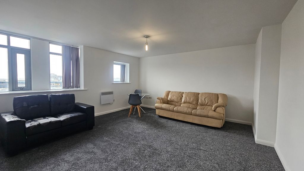 Property photo 2 of 6