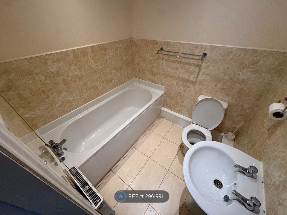 Property photo 2 of 3