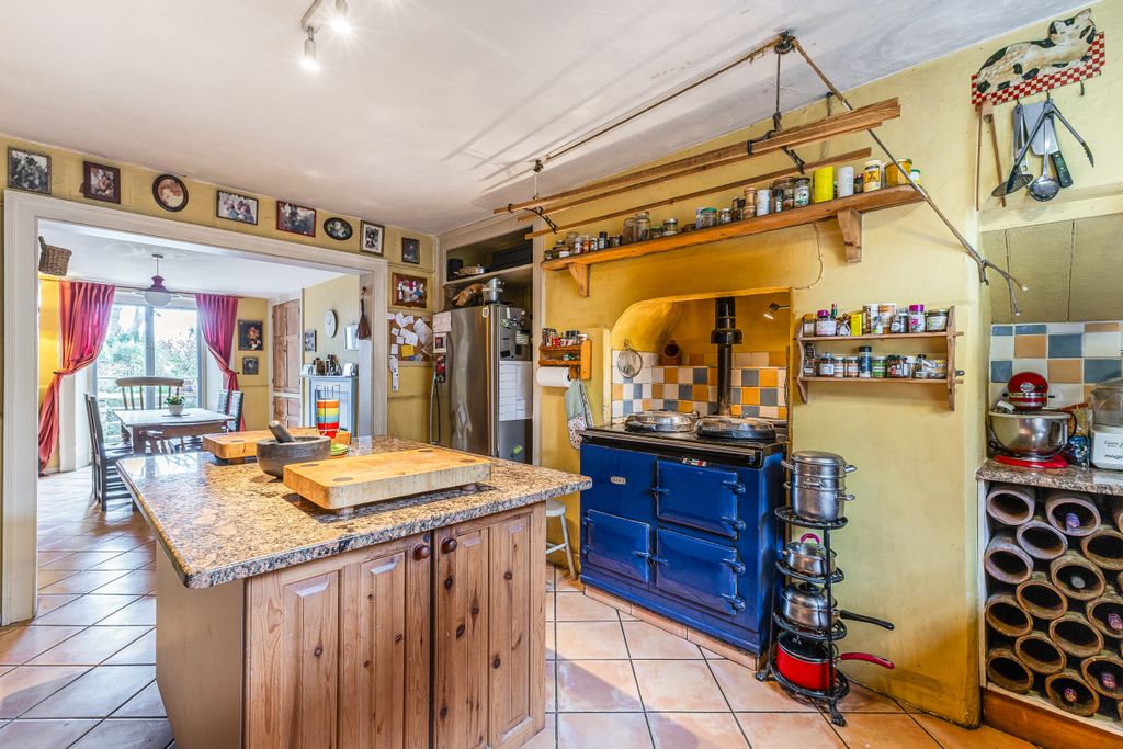 Property photo 3 of 23