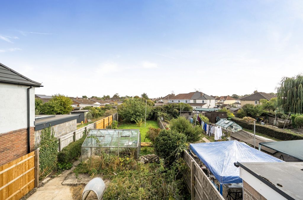 Property photo 3 of 12 15252978