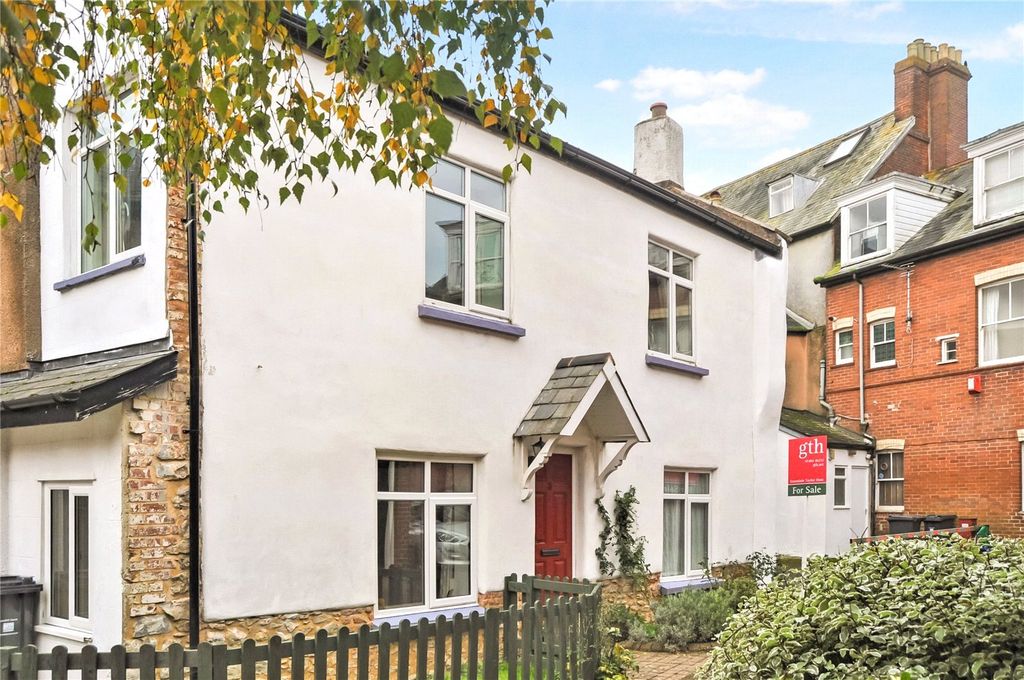 Property photo 1 of 9 External